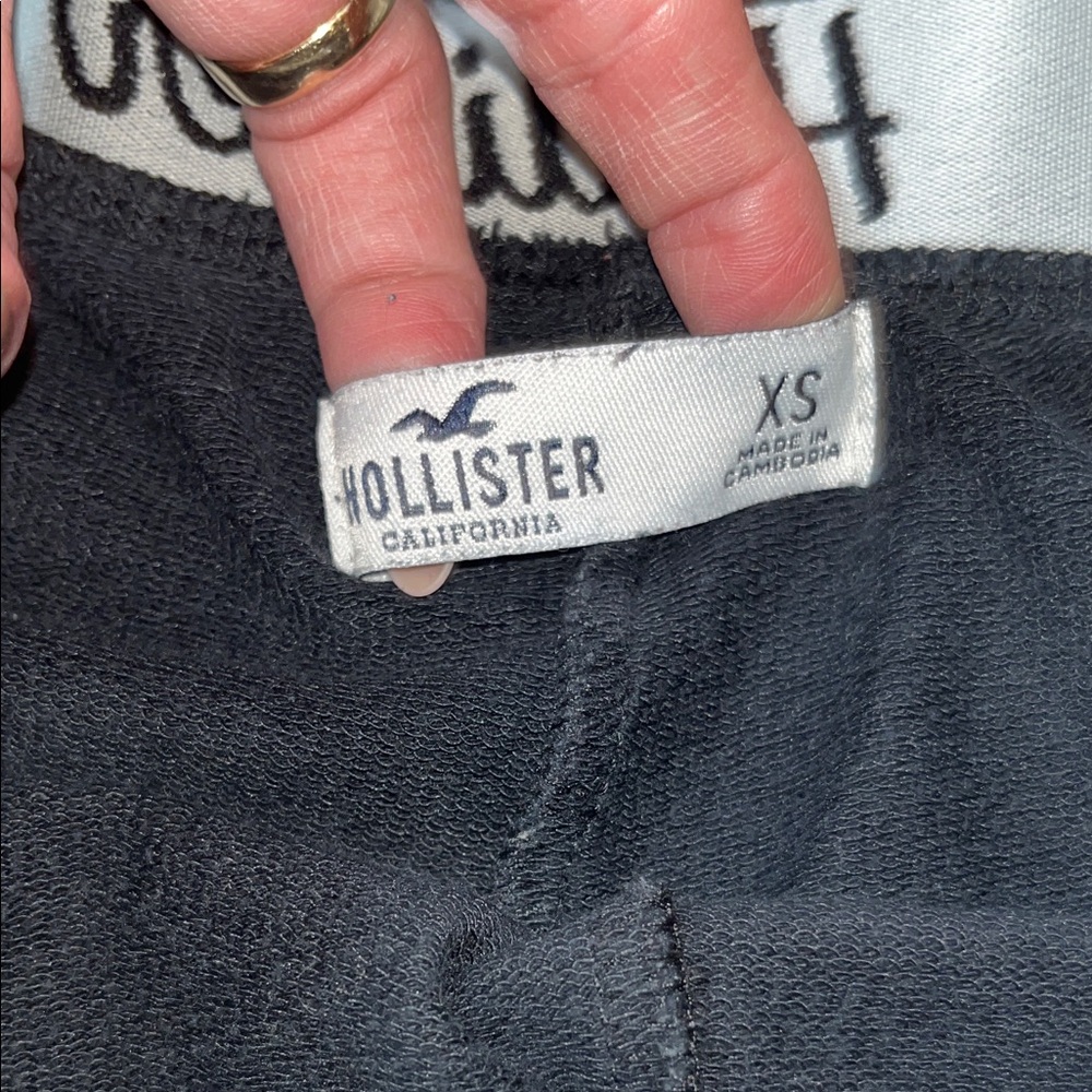 Hollister Women's Black Athletic Shorts with White Piping Size XS - Picture 2 of 6